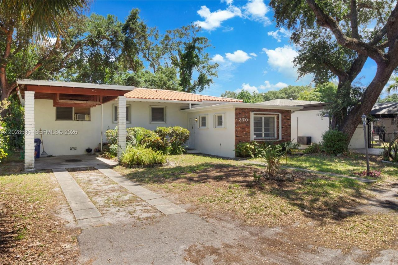 370 NE 165th St , Miami, FL 33162 Photo