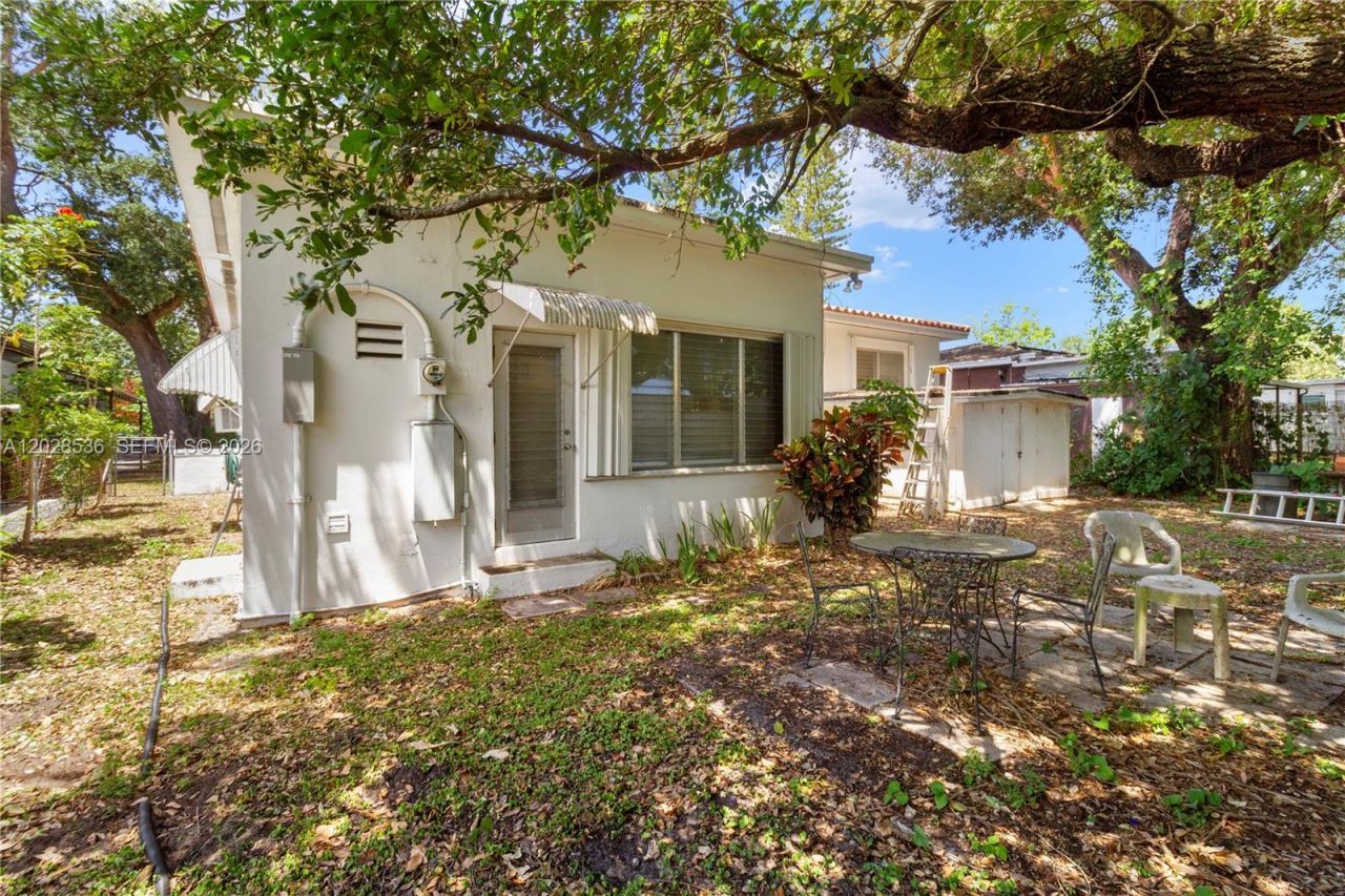 370 NE 165th St , Miami, FL 33162 Photo