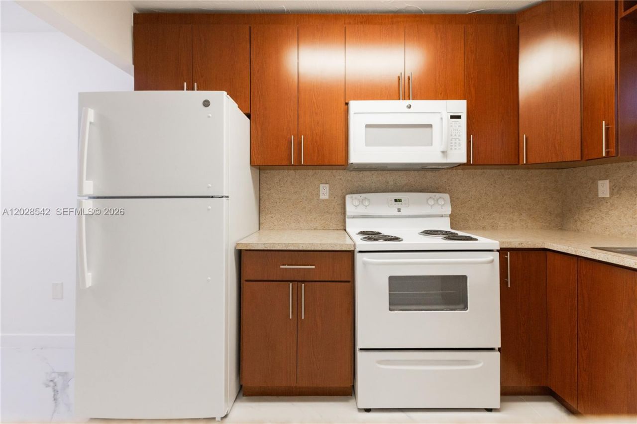 1060 NE 78th St Rd , Unit 3, Miami, FL 33138 Photo
