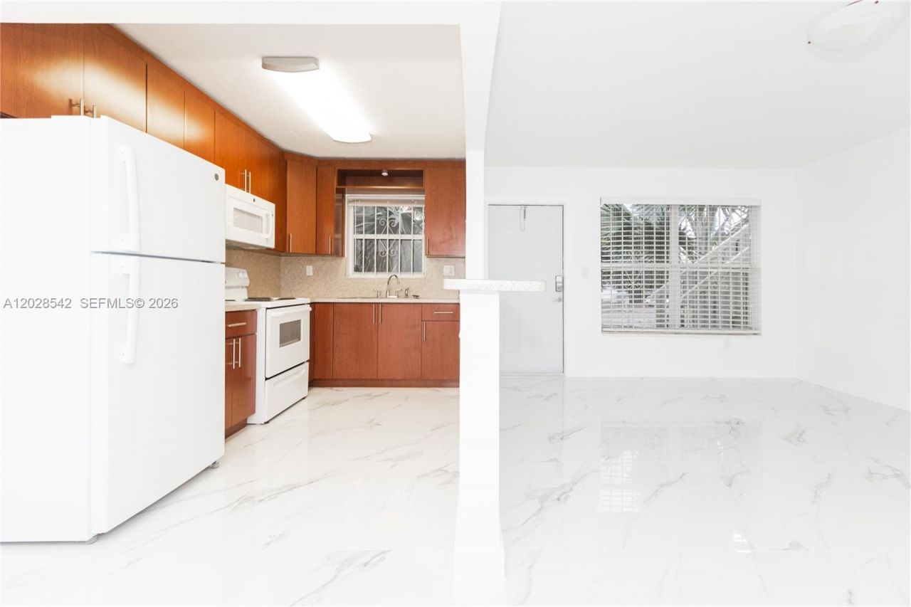 1060 NE 78th St Rd , Unit 3, Miami, FL 33138 Photo