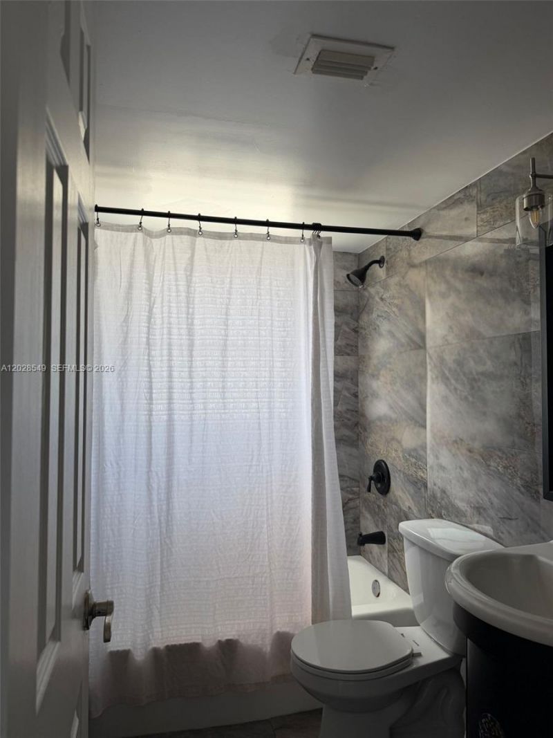 1881 Washington Ave , Unit 7C, Miami Beach, FL 33139 Photo