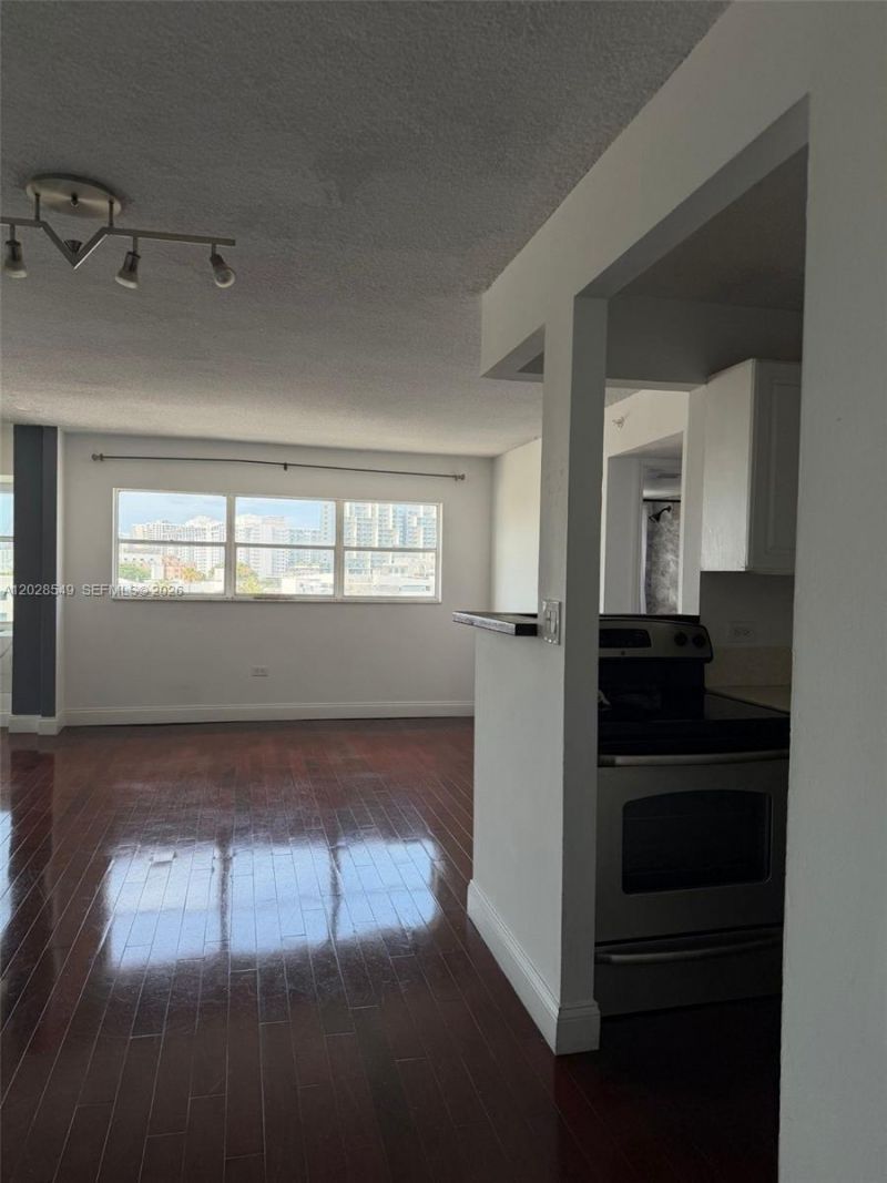 1881 Washington Ave , Unit 7C, Miami Beach, FL 33139 Photo