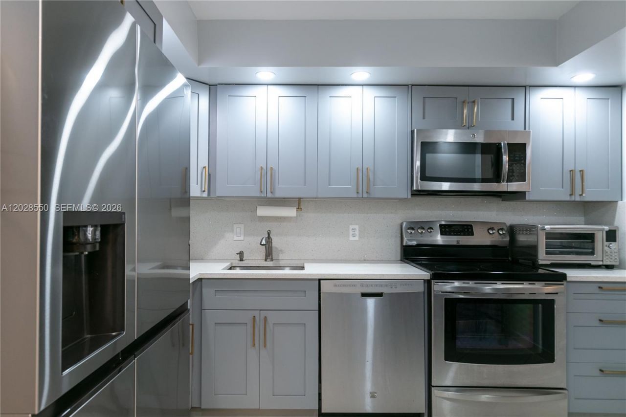 2401 S Ocean Dr , Unit 404, Hollywood, FL 33019 Photo