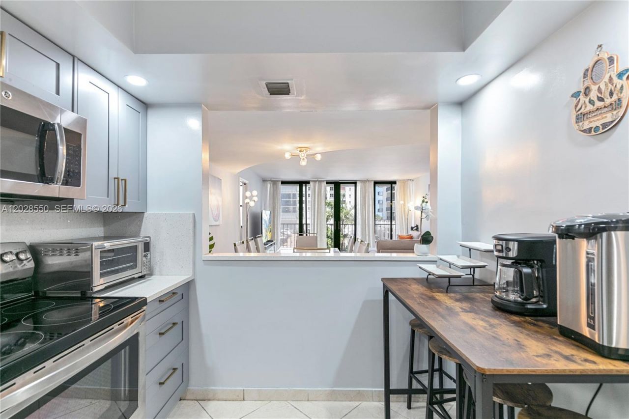 2401 S Ocean Dr , Unit 404, Hollywood, FL 33019 Photo