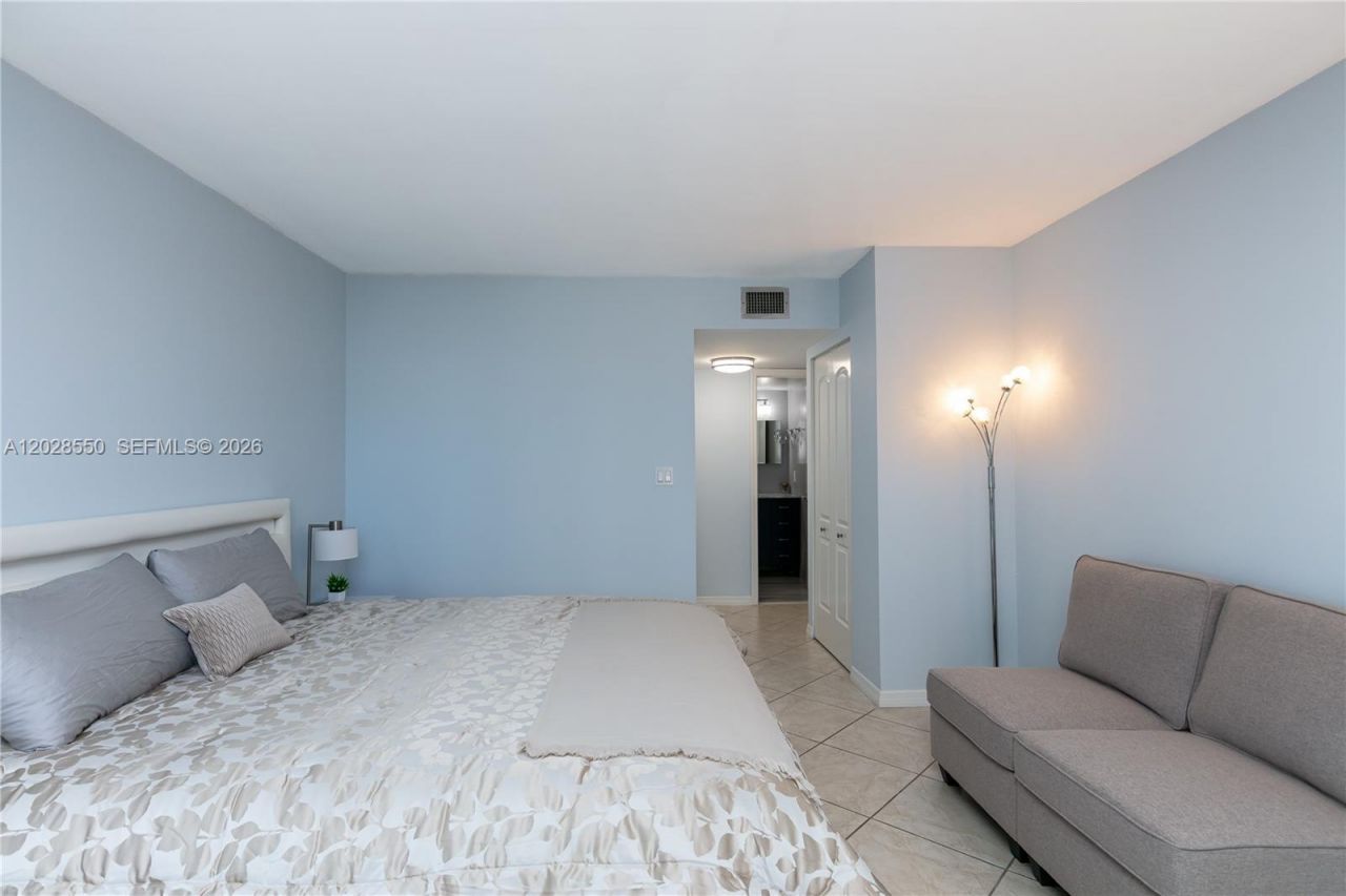 2401 S Ocean Dr , Unit 404, Hollywood, FL 33019 Photo