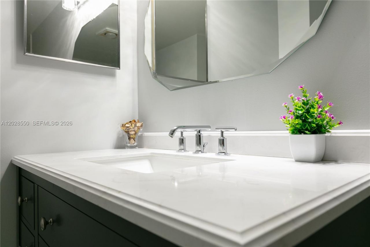 2401 S Ocean Dr , Unit 404, Hollywood, FL 33019 Photo