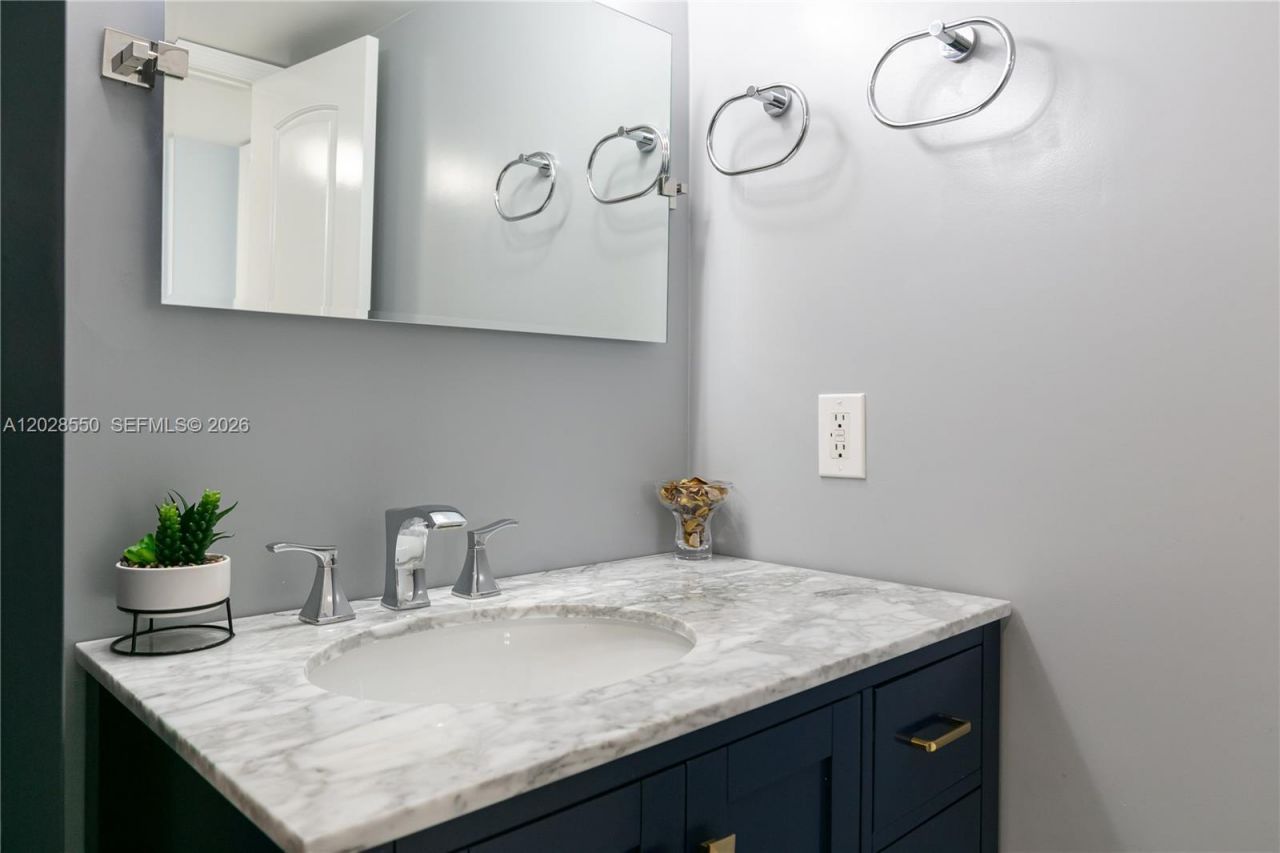 2401 S Ocean Dr , Unit 404, Hollywood, FL 33019 Photo