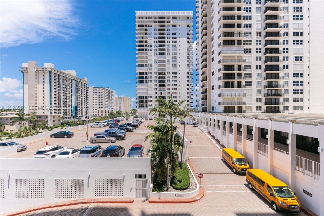 2401 S Ocean Dr , Unit 404, Hollywood, FL 33019 Photo