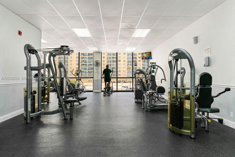 2401 S Ocean Dr , Unit 404, Hollywood, FL 33019 Photo