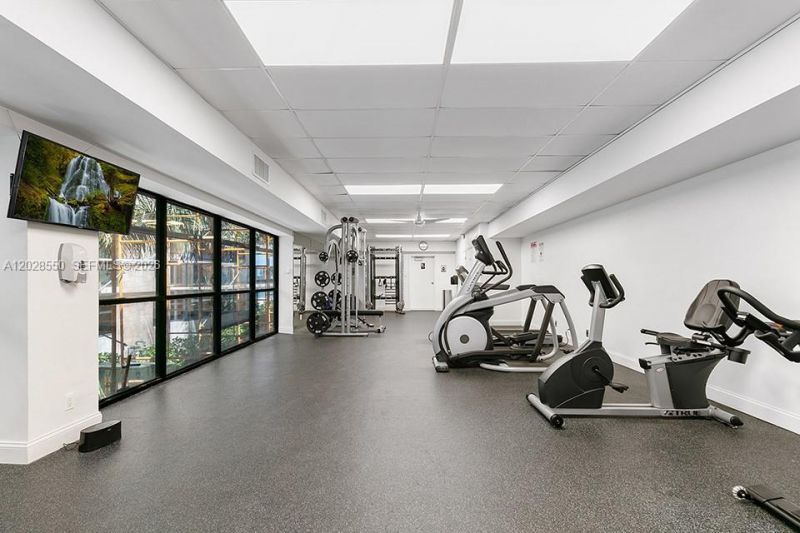 2401 S Ocean Dr , Unit 404, Hollywood, FL 33019 Photo