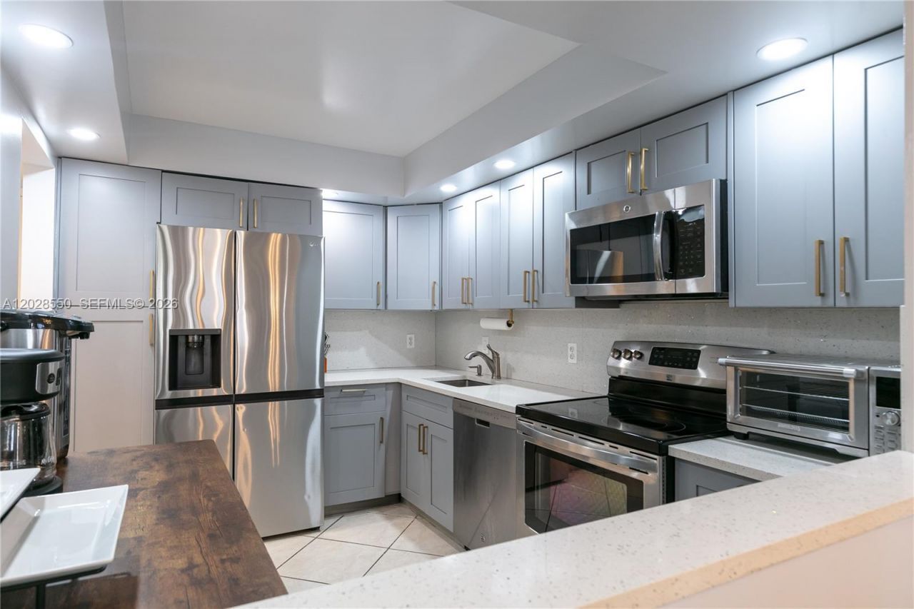 2401 S Ocean Dr , Unit 404, Hollywood, FL 33019 Photo