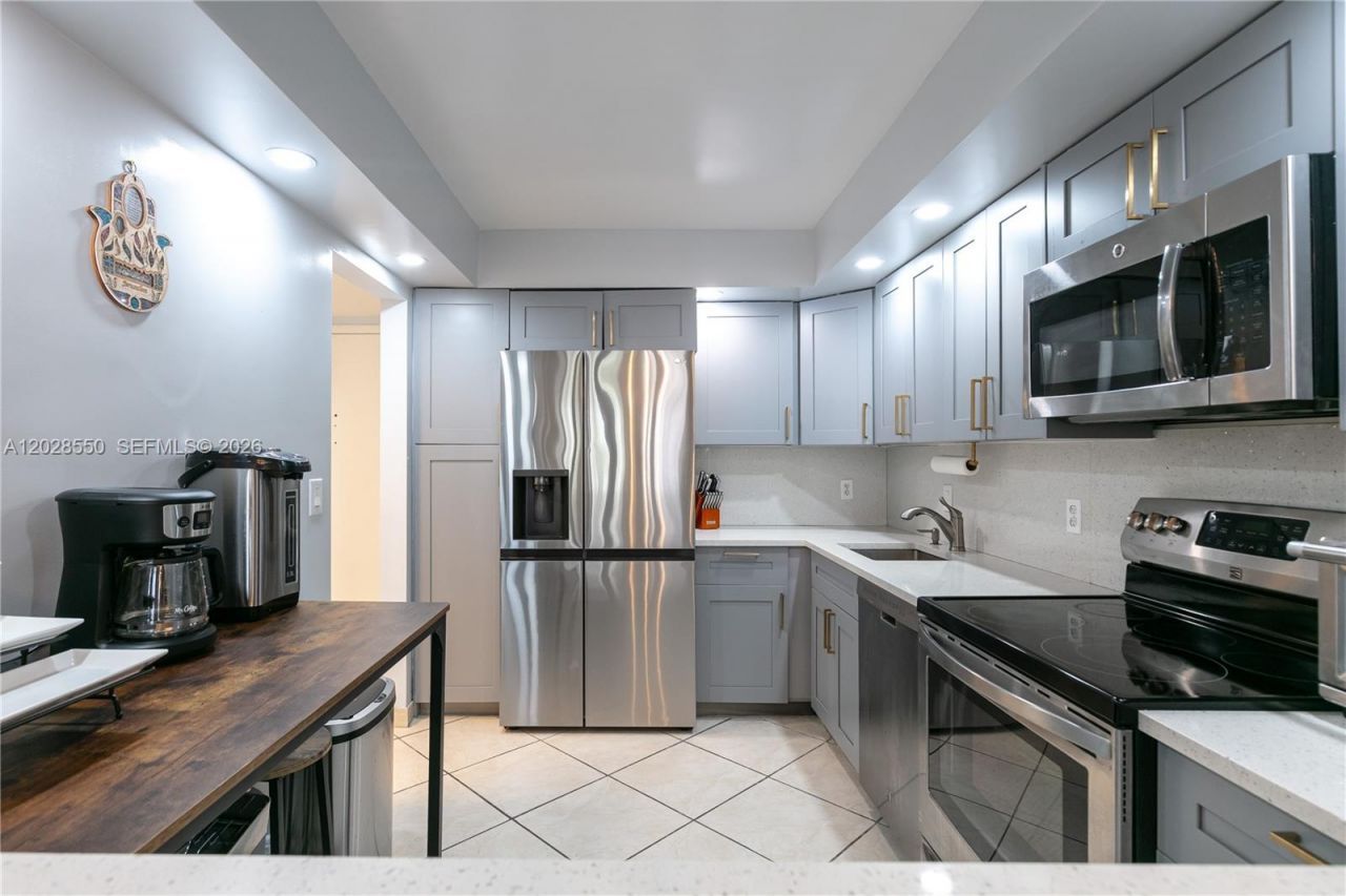 2401 S Ocean Dr , Unit 404, Hollywood, FL 33019 Photo