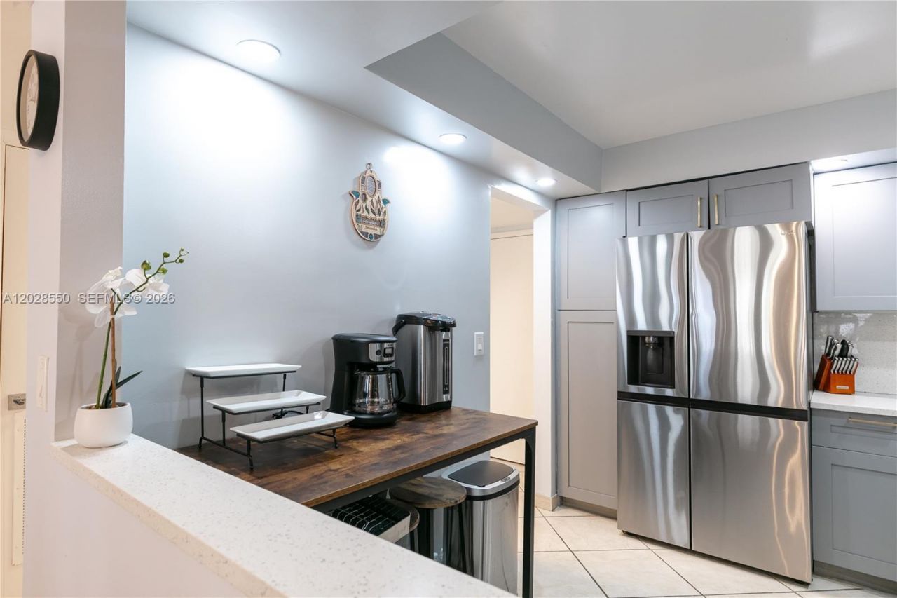 2401 S Ocean Dr , Unit 404, Hollywood, FL 33019 Photo