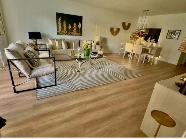 410 SE 2nd St , Unit 202, Hallandale Beach, FL 33009