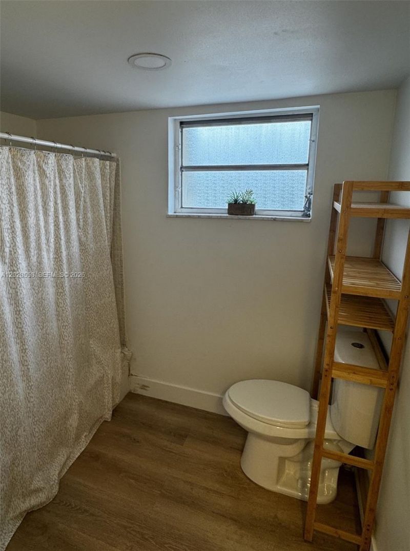 410 SE 2nd St, Unit 202, Hallandale Beach, FL 33009 Photo
