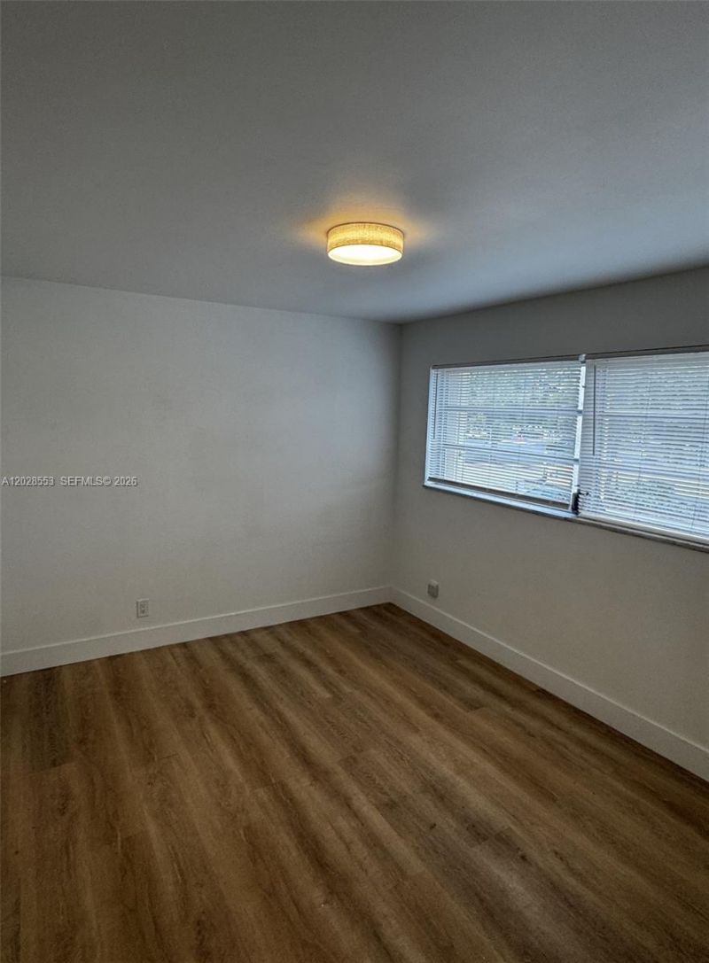410 SE 2nd St, Unit 202, Hallandale Beach, FL 33009 Photo