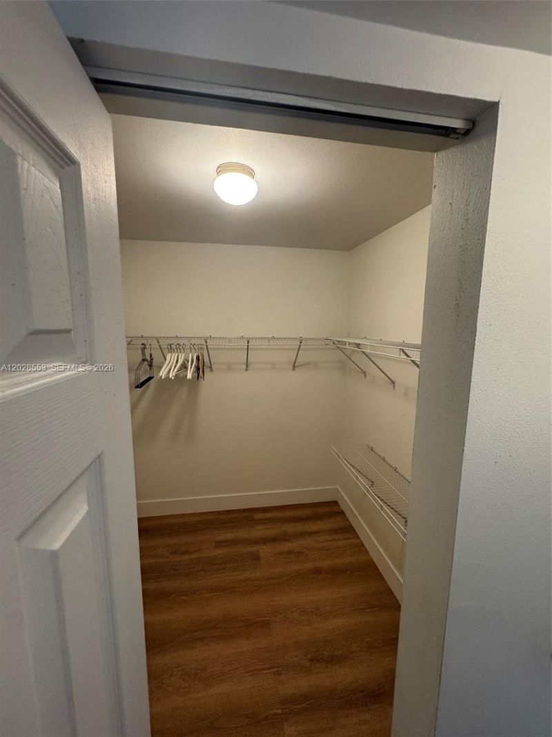 410 SE 2nd St, Unit 202, Hallandale Beach, FL 33009 Photo