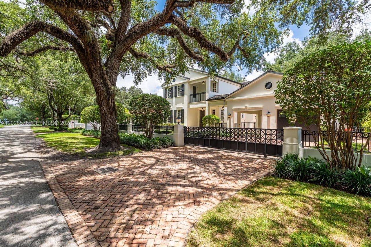 1233 Alegriano Ave, Coral Gables, FL 33146 Photo