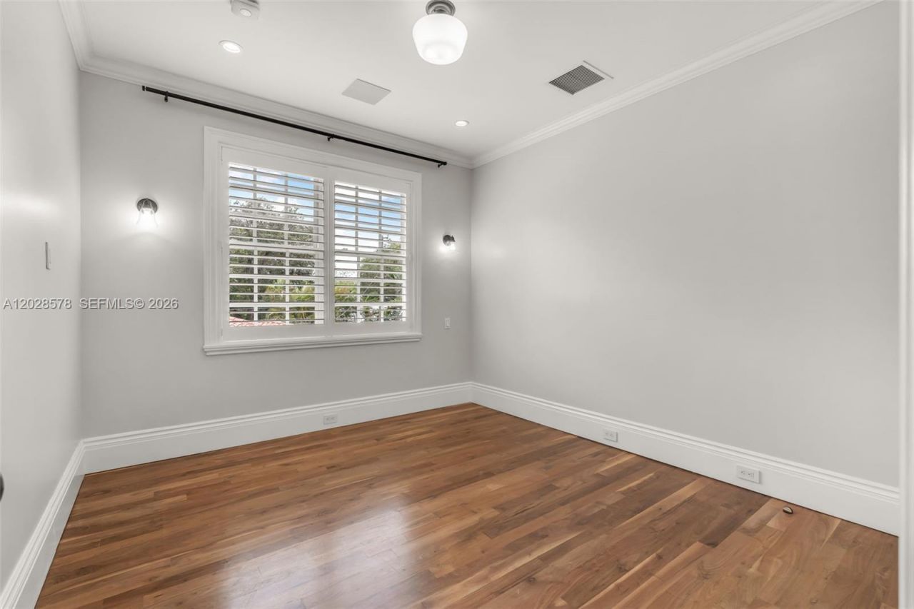 1233 Alegriano Ave, Coral Gables, FL 33146 Photo