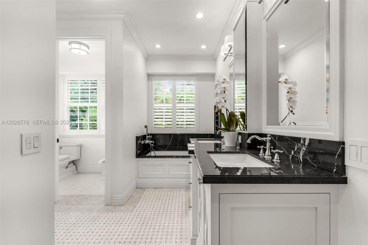 1233 Alegriano Ave, Coral Gables, FL 33146 Photo