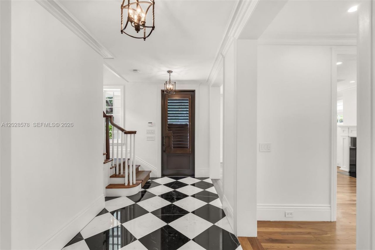 1233 Alegriano Ave, Coral Gables, FL 33146 Photo