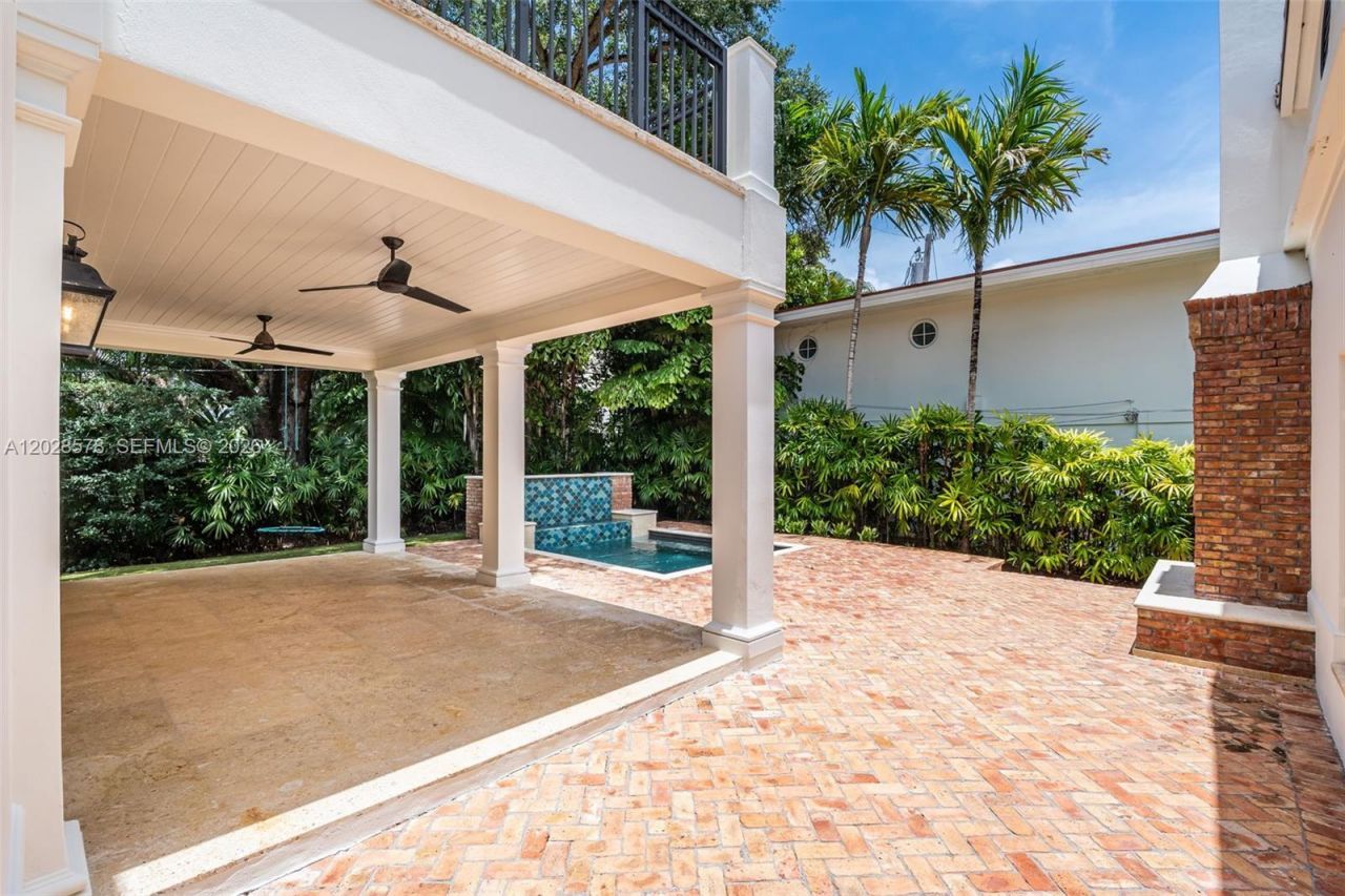 1233 Alegriano Ave, Coral Gables, FL 33146 Photo