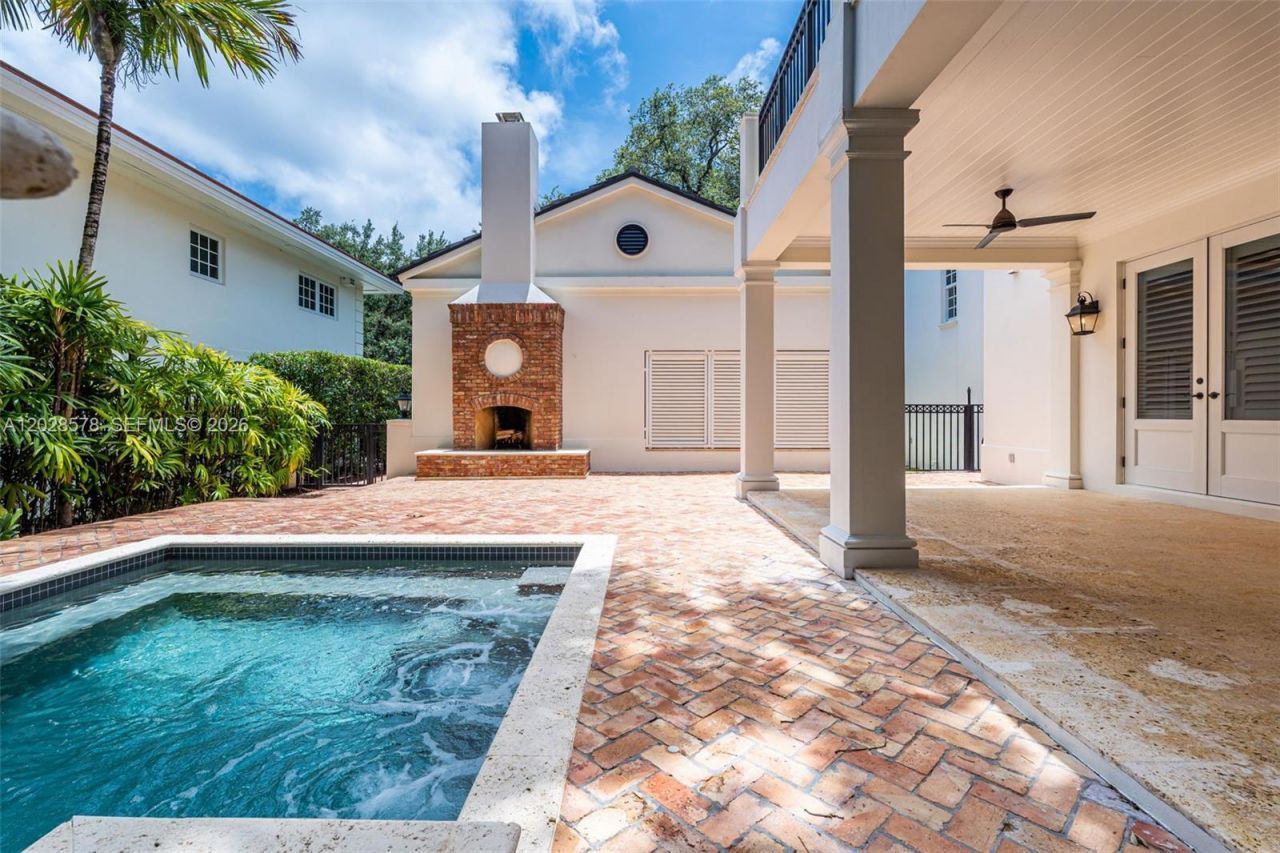 1233 Alegriano Ave, Coral Gables, FL 33146 Photo