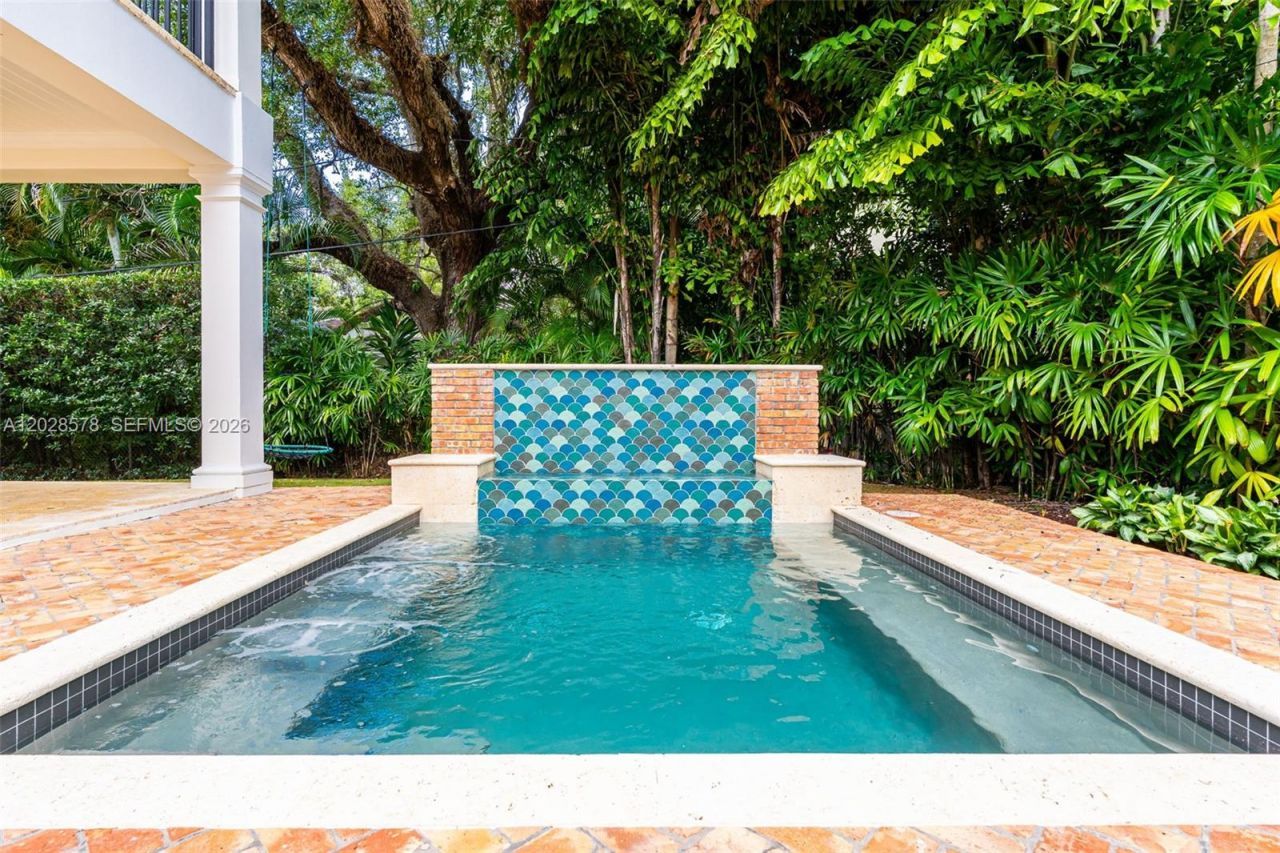 1233 Alegriano Ave, Coral Gables, FL 33146 Photo