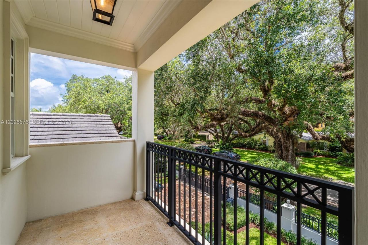 1233 Alegriano Ave, Coral Gables, FL 33146 Photo