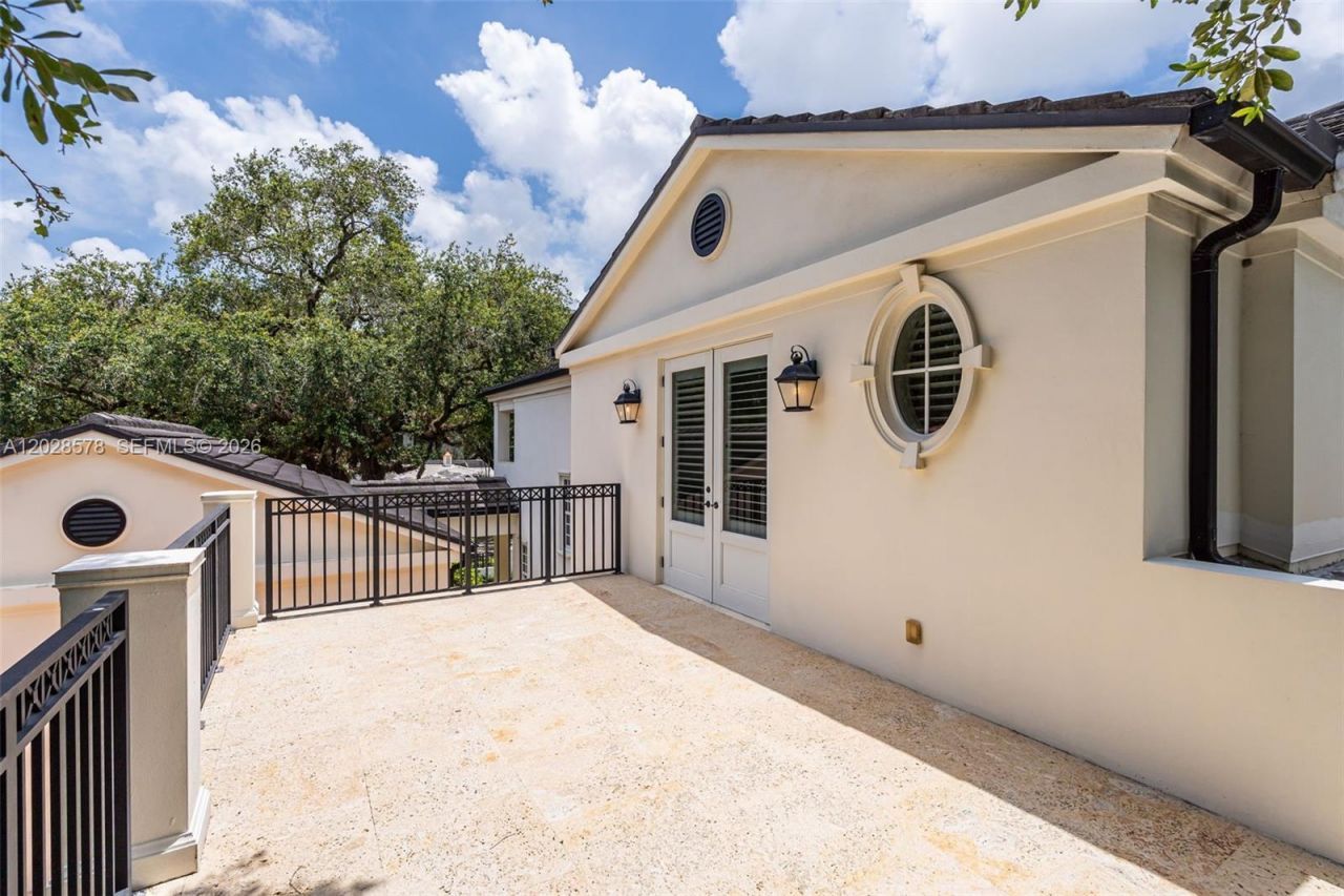 1233 Alegriano Ave, Coral Gables, FL 33146 Photo
