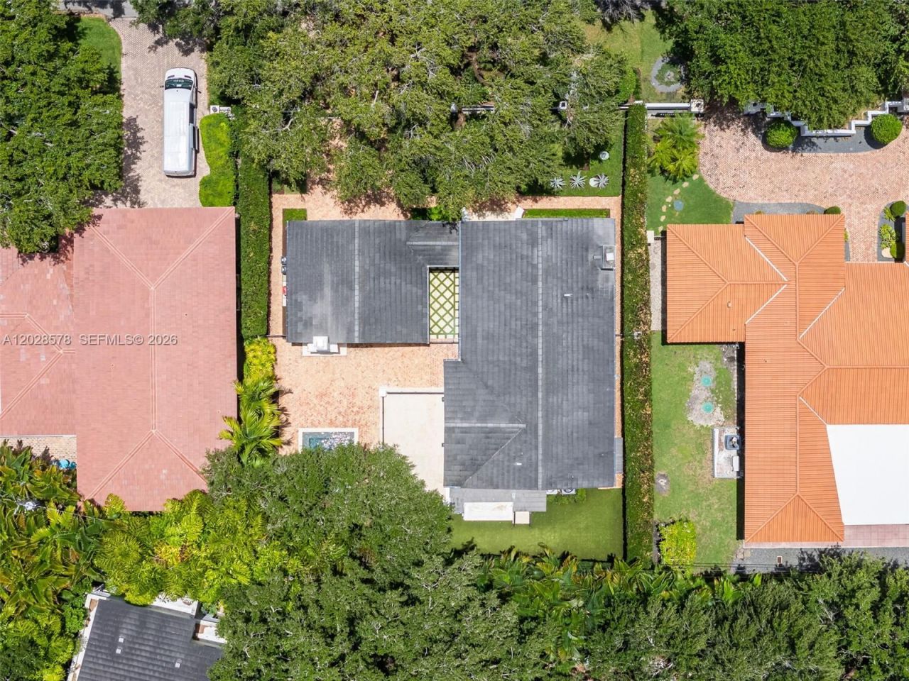 1233 Alegriano Ave, Coral Gables, FL 33146 Photo