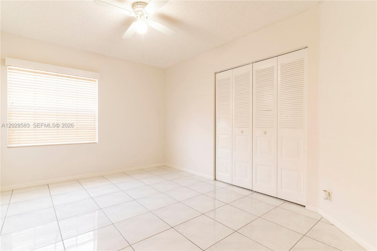 1341 Seagrape Cir , Weston, FL 33326 Photo