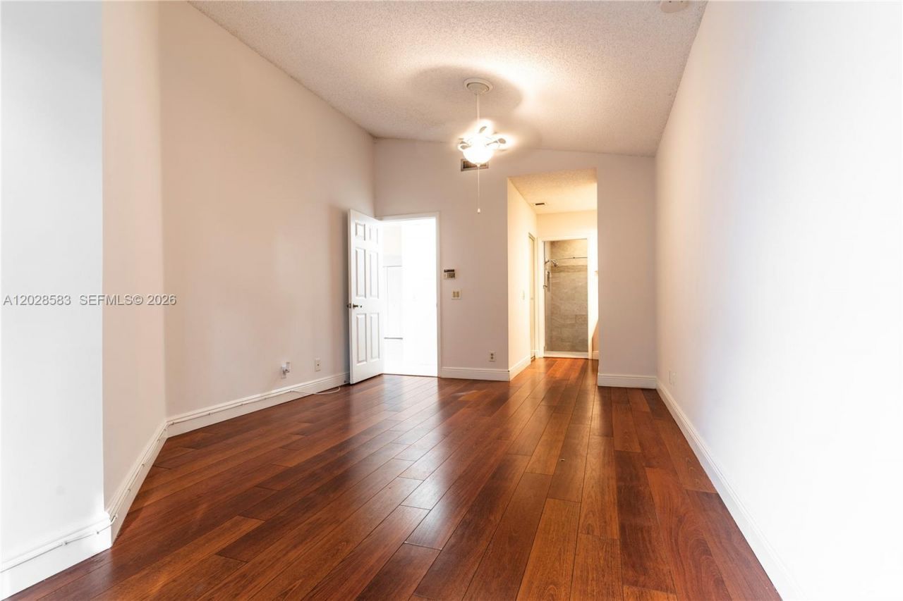 1341 Seagrape Cir , Weston, FL 33326 Photo
