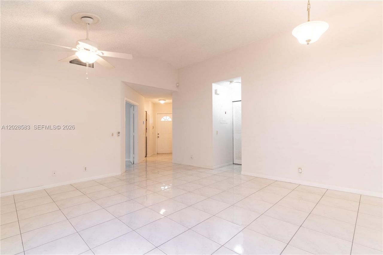 1341 Seagrape Cir , Weston, FL 33326 Photo
