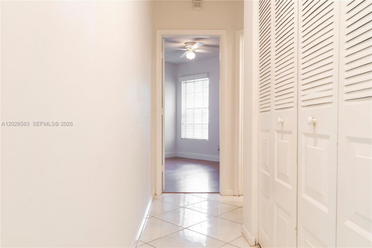 1341 Seagrape Cir , Weston, FL 33326 Photo