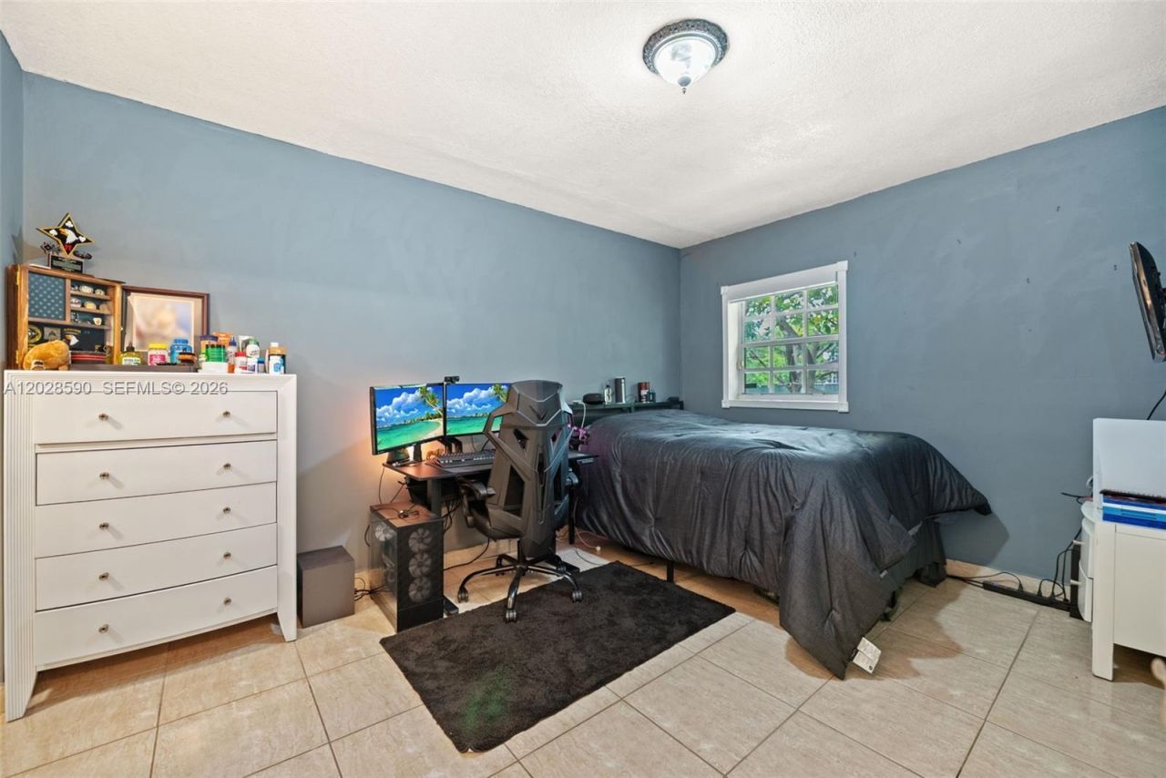 13700 N Miami Ave , Miami, FL 33168 Photo
