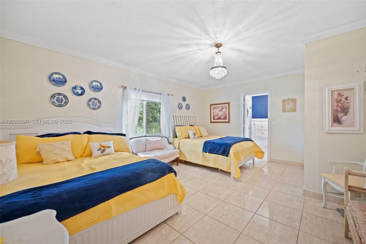 13700 N Miami Ave , Miami, FL 33168 Photo