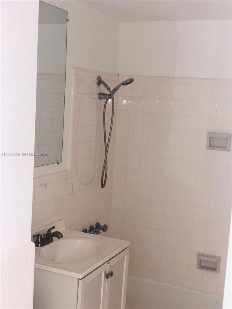 1430 Brickell Bay Dr , Unit PH-5, Miami, FL 33131 Photo