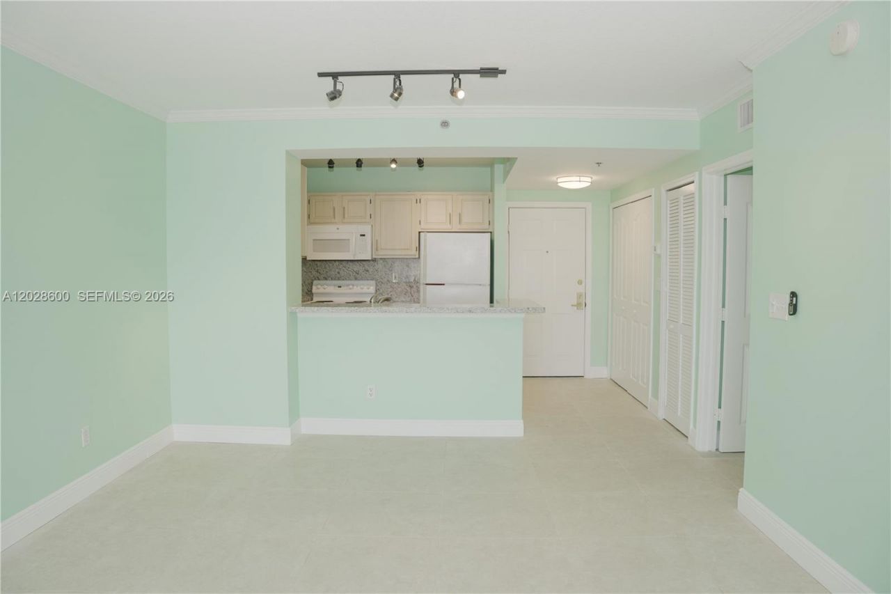 2665 SW 37th Ave , Unit 405, Miami, FL 33133 Photo