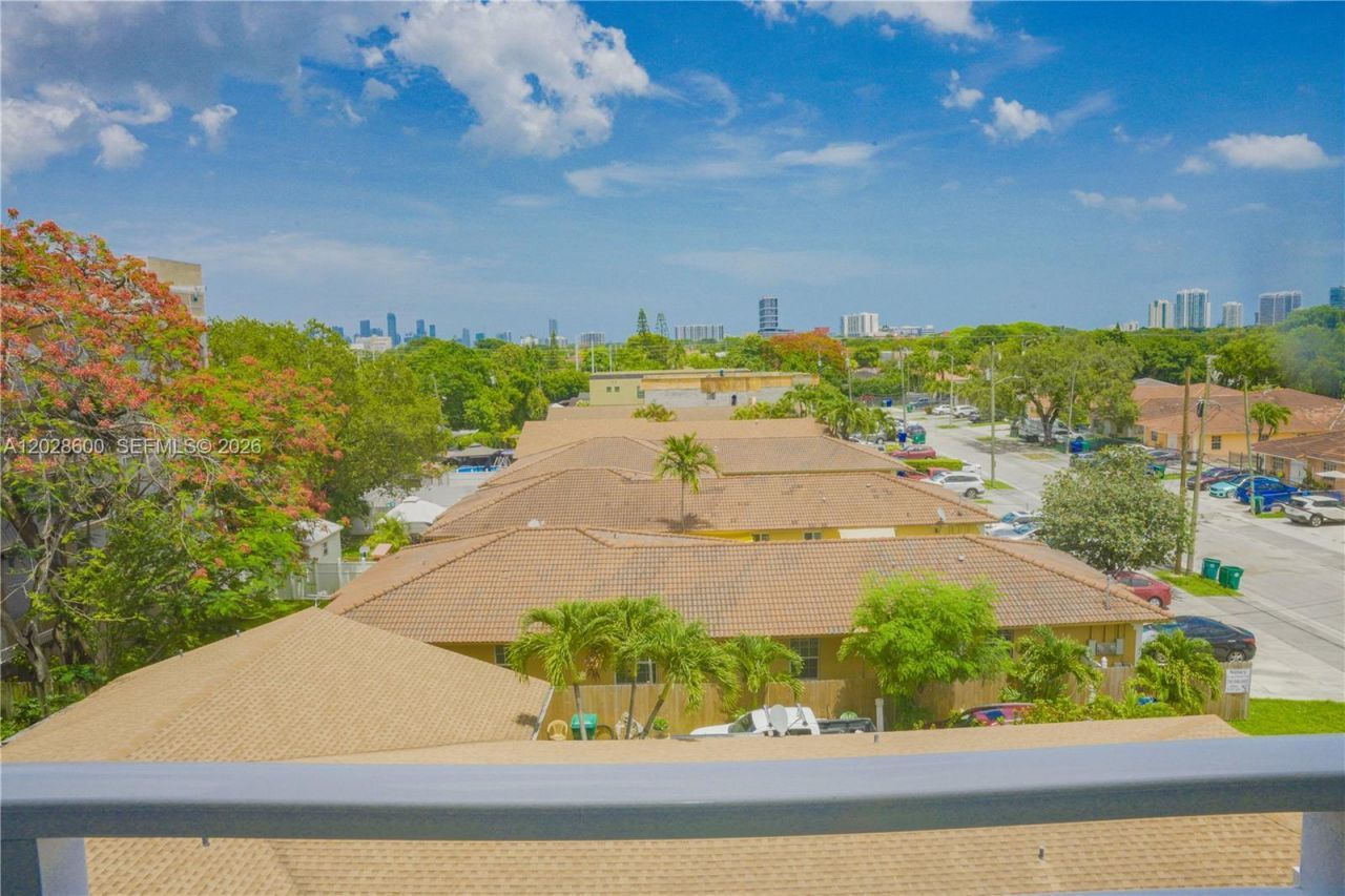 2665 SW 37th Ave , Unit 405, Miami, FL 33133 Photo
