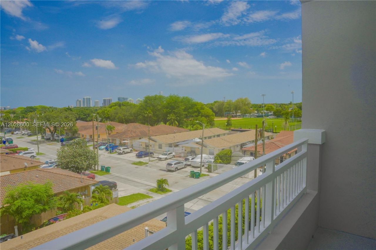 2665 SW 37th Ave , Unit 405, Miami, FL 33133 Photo
