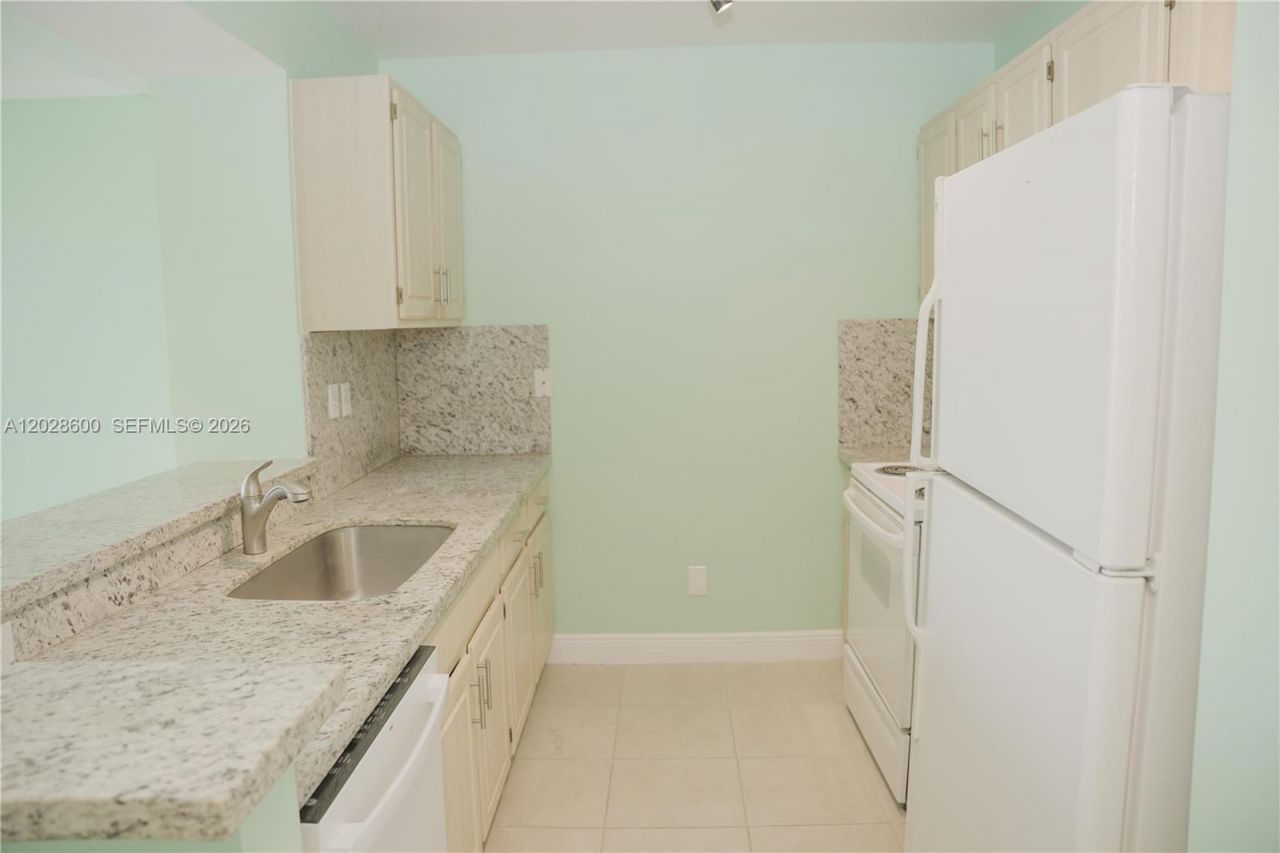 2665 SW 37th Ave , Unit 405, Miami, FL 33133 Photo