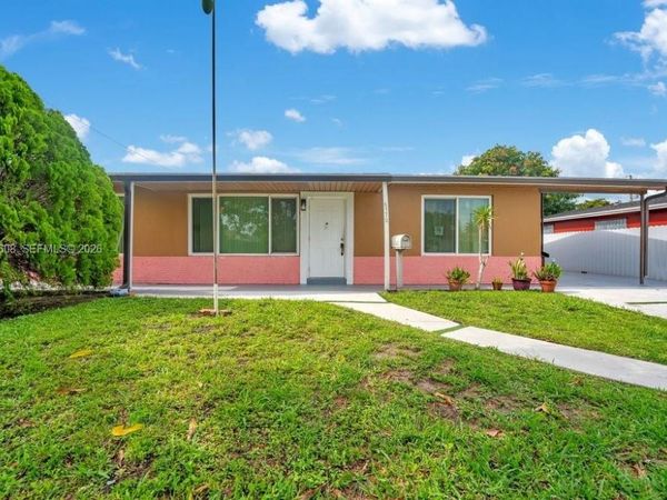 6570 Hayes St , Hollywood, FL 33024