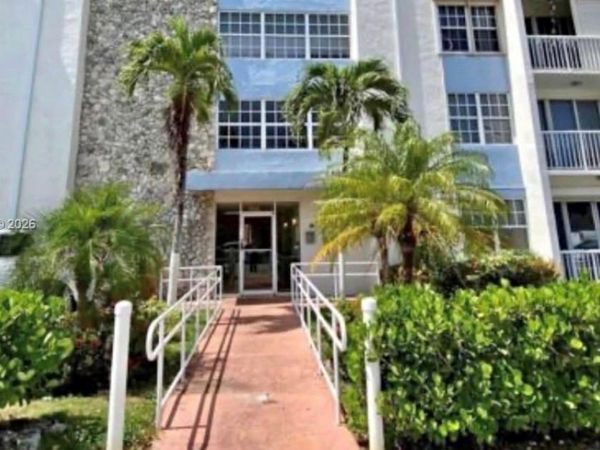 3551 SW 9th Ter, Unit 409, Miami, FL 33135