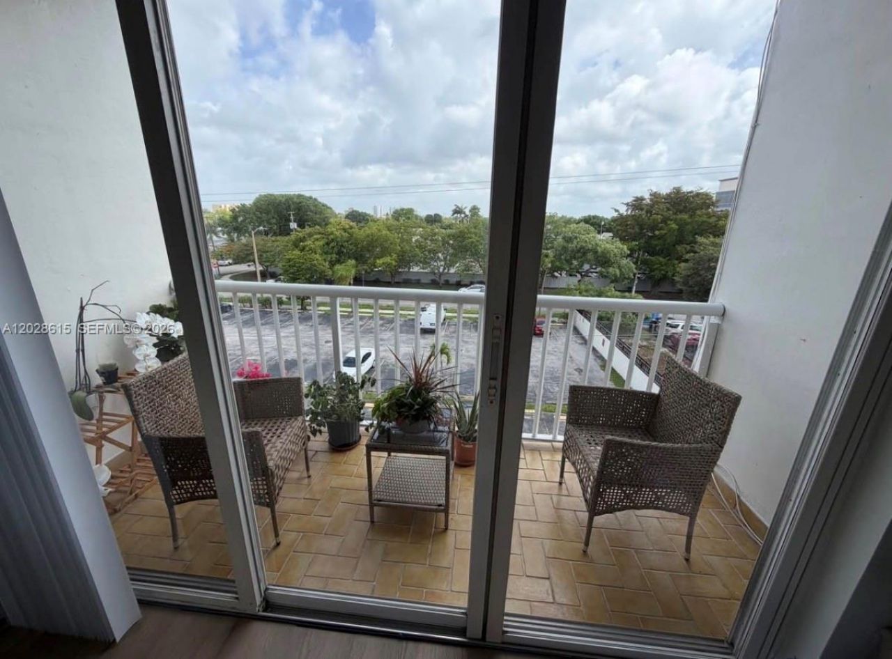 3551 SW 9th Ter, Unit 409, Miami, FL 33135 Photo