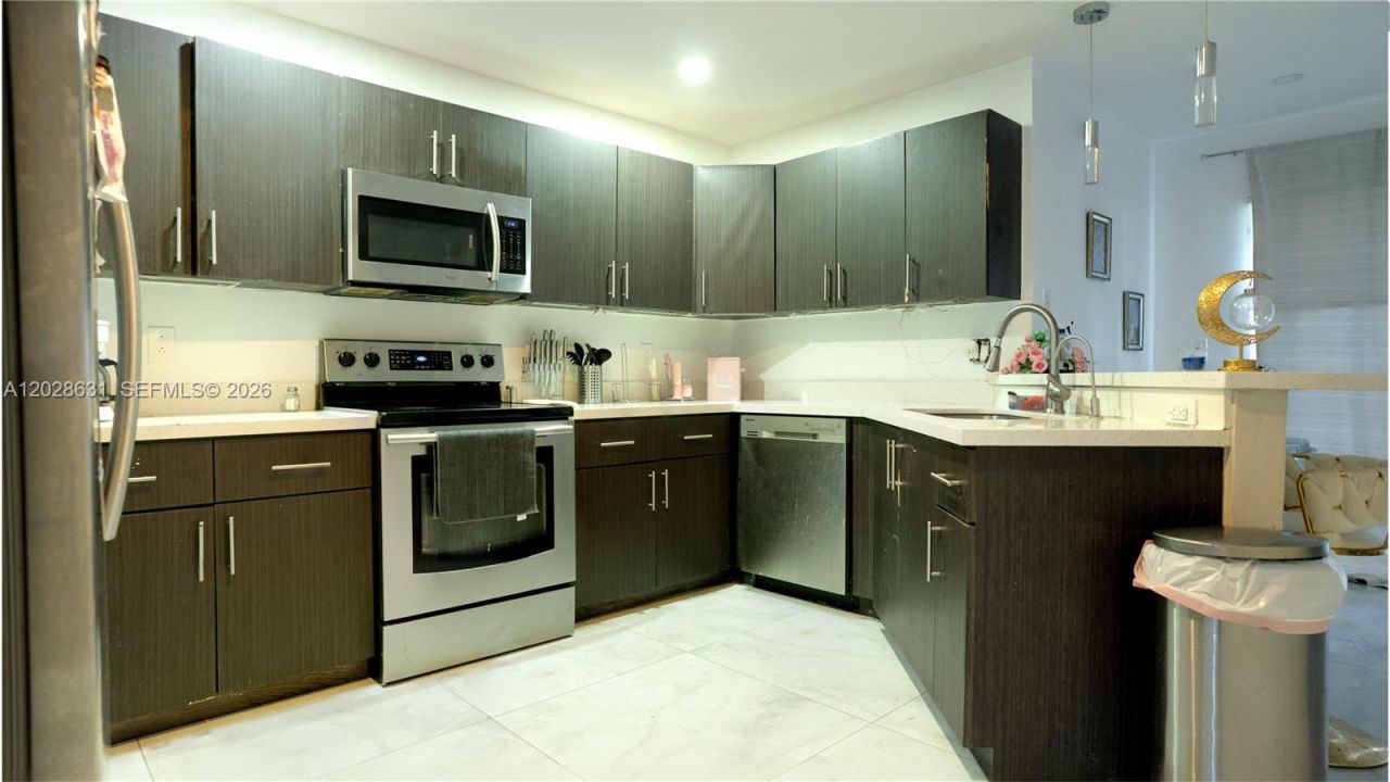 18499 NW 52nd Path , Miami Gardens, FL 33055 Photo