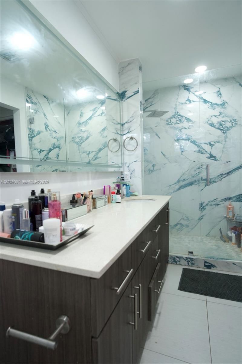 18499 NW 52nd Path , Miami Gardens, FL 33055 Photo