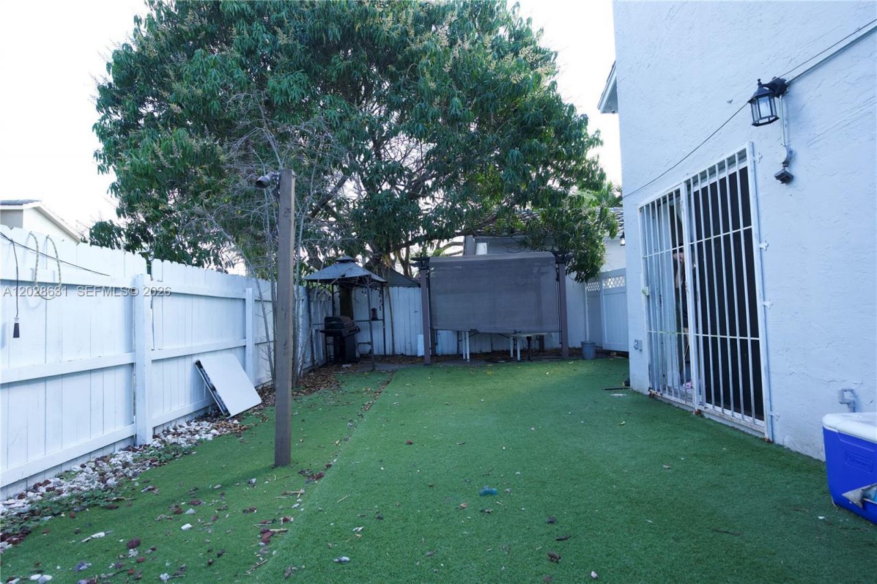18499 NW 52nd Path , Miami Gardens, FL 33055 Photo