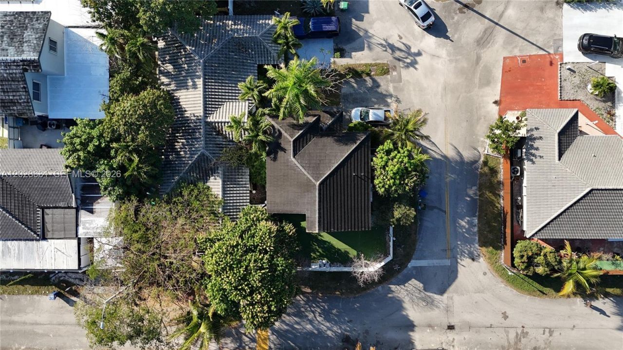 18499 NW 52nd Path , Miami Gardens, FL 33055 Photo