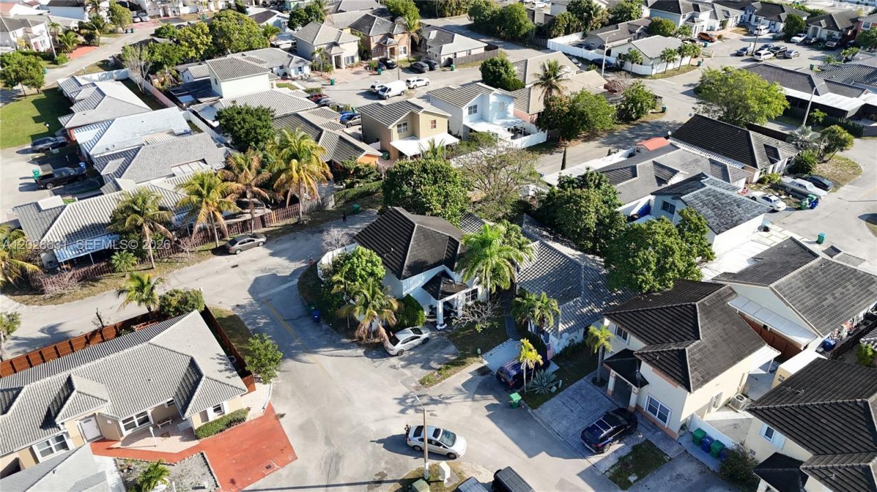 18499 NW 52nd Path , Miami Gardens, FL 33055 Photo